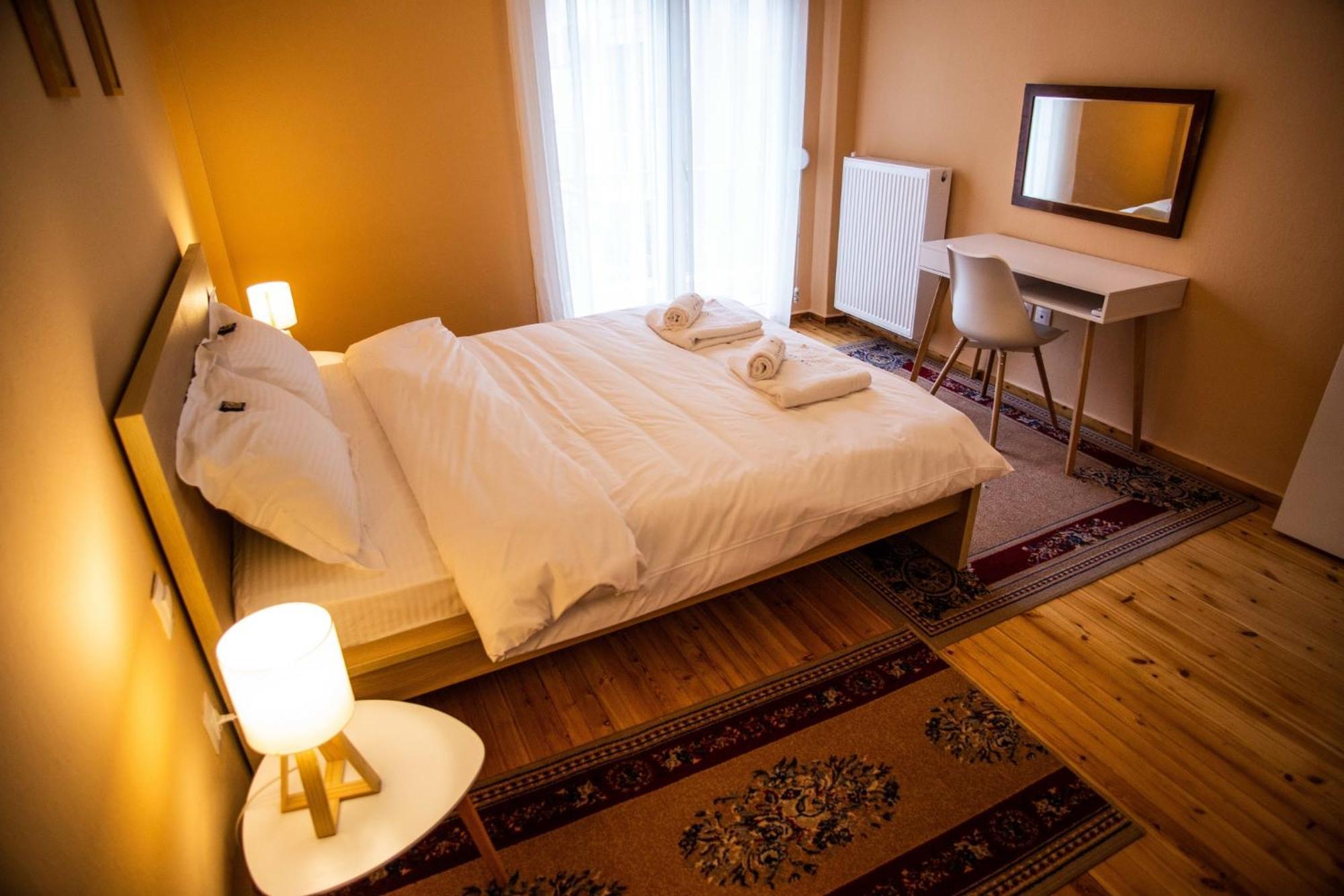 Zennova #5 Antigonidon Square Appartement *